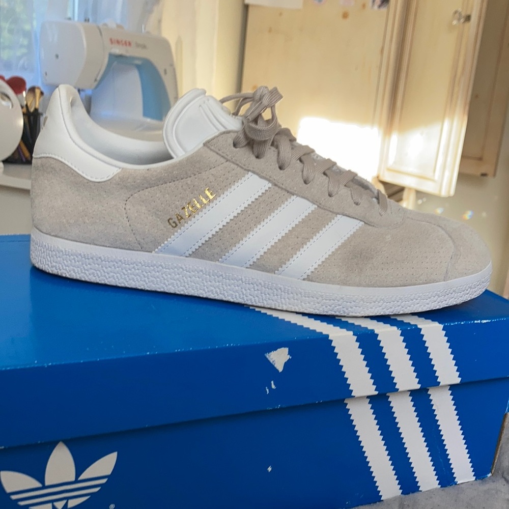Adidas beige gazelle shoe